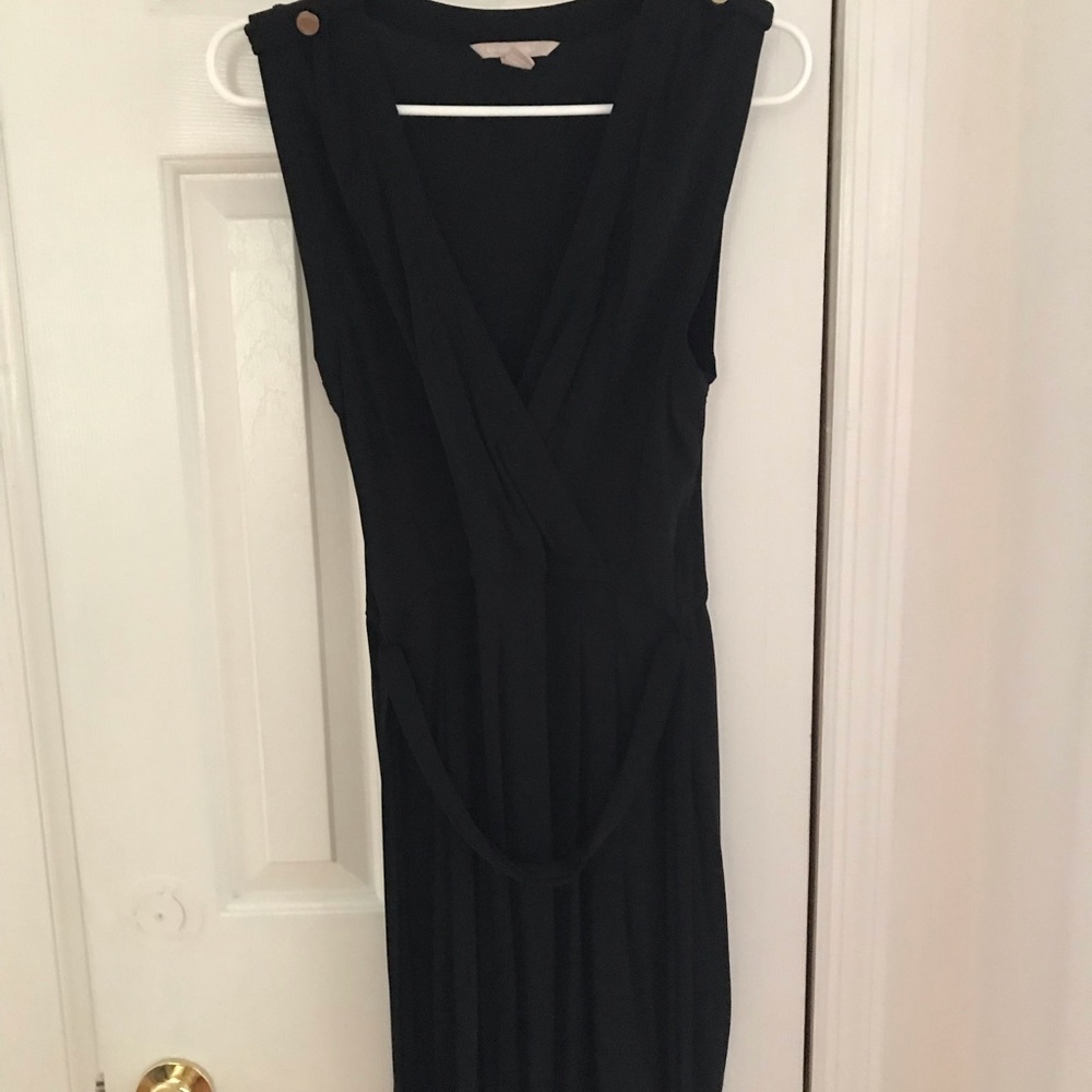 Wrap style dress with tie on the waist